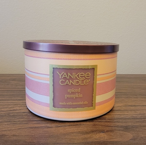 Yankee‎ Candle Spiced Pumpkin 3-Wick 18 Oz New Fall Decor Harvest - Picture 2 of 3